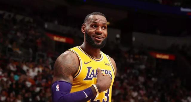 NBA风云榜（探索NBA风云榜的排名机制和背后的故事）