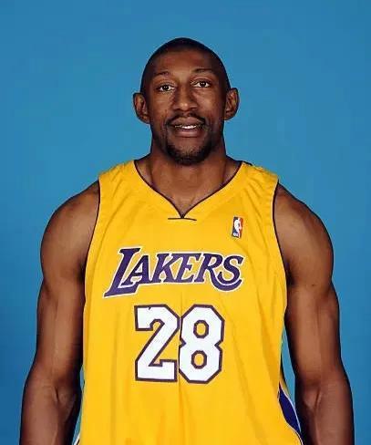 NBA球员生日排行榜（探索NBA球员生日分布，找出季节背后的秘密）