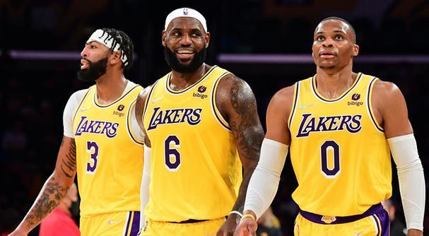NBA双场数排行榜（挑战篮球历史纪录，谁能称雄双场数？）