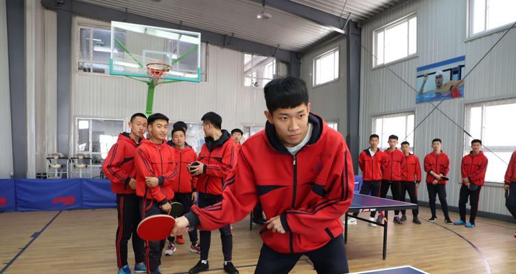 横拍拉球乒乓球教学技巧（提高技巧的关键要素及实战应用）