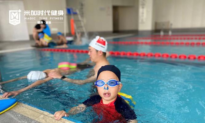 幼儿初学游泳的技巧与方法（游泳是培养幼儿运动能力的最佳选择）