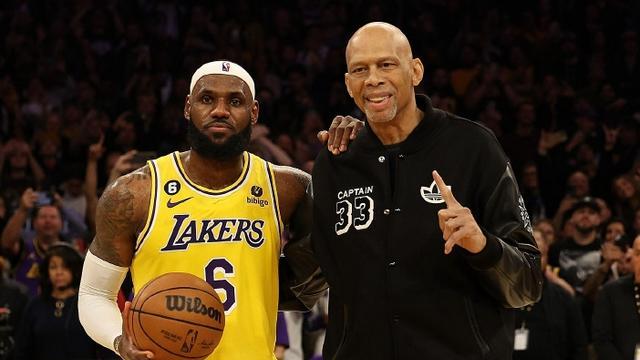 NBA荣誉称号排行榜（探索NBA历史上最值得称赞的球员和他们的殊荣）