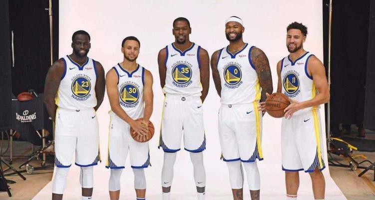 NBA2021-2022赛季（球员们以出色表现争夺联盟排名，Lakers引领新赛季的篮球狂欢）