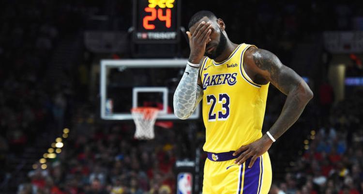 NBA历史排行榜（追溯篮球传奇，纪录不朽荣耀）