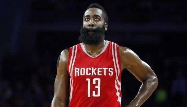 NBA球星三双排行榜（揭秘历史最佳球员在三项数据上的杰出表现）