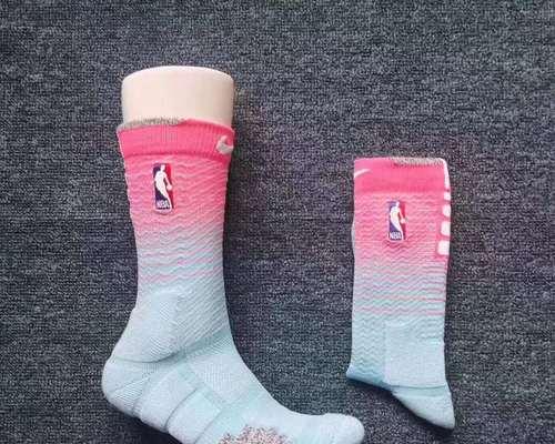 探索NBA毛巾排行榜第一的背后故事（揭秘NBA球员最钟爱的毛巾品牌）