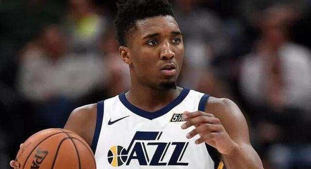NBA扣篮得分排行榜（挑战重力，翱翔云端的篮球绝技）