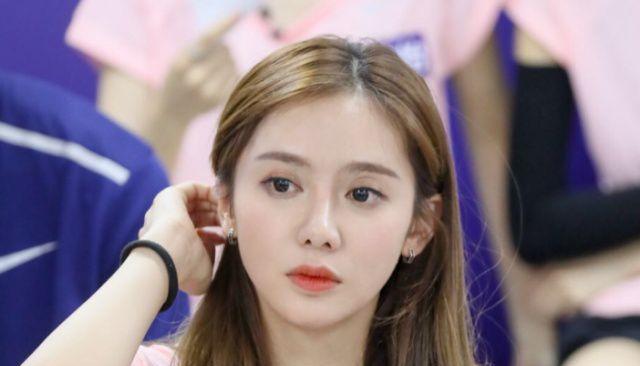 NBA最美主播排行榜（解析NBA领域中最迷人的主播，她们的魅力超越外貌）