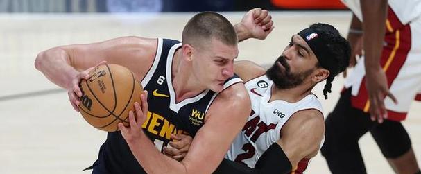 NBA最新比分排行榜（劲敌紧咬、巨星绽放，探索当今NBA联盟的竞技热度）