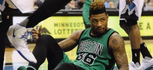 NBA十大假摔排行榜（从詹姆斯到乔丹，看NBA历史上最具争议的假摔技巧）