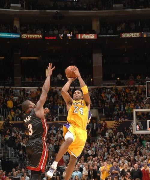 NBA关键球排行榜（揭秘世界顶级篮球联赛中关键时刻的终极王者）