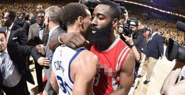 NBA黄金一代（探寻NBA黄金一代球员的辉煌历程）