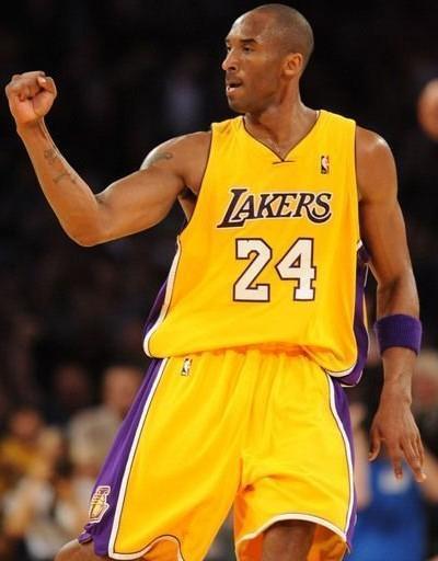 NBA七大巨星排行榜（崇尚篮球智慧，探索世界顶级球员的辉煌历程）