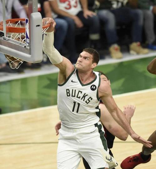 NBA罚球命中率排行榜（探寻命中率高低背后的秘密，谁是罚球之王？）