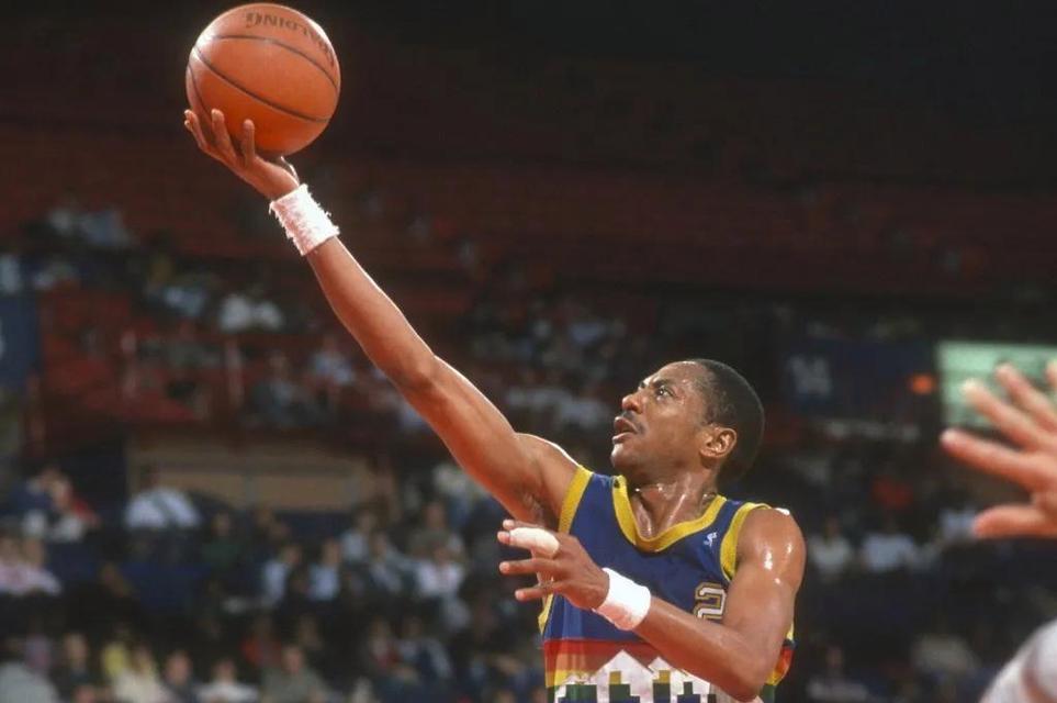 NBA得分榜排行榜最新（关注当今篮球巨星和新秀，探索NBA得分榜的最新动向）
