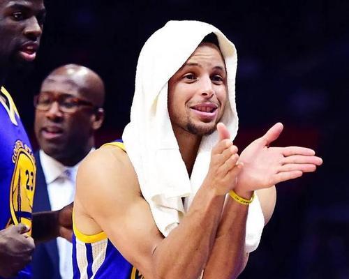 NBA球员年薪排行榜（揭秘NBA球员年薪榜单中的顶薪球员和前沿趋势，展望未来发展方向）