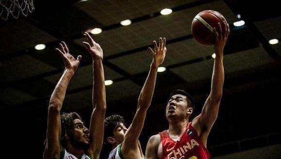 亚洲十大NBA球员排行榜（探索亚洲球员在NBA的辉煌历程）