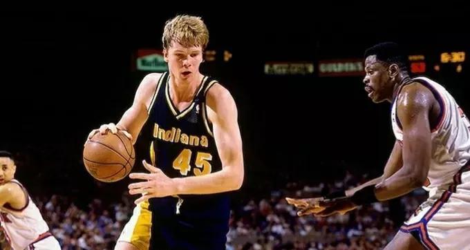 NBA巨星的身高排行榜（从压倒性的高度到惊人的成就，探索NBA顶级球员的身高差异。）