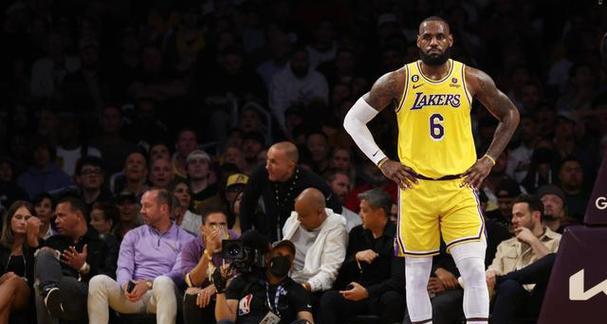 NBA球员热门度排行榜（揭晓年度最炙手可热的NBA球员，谁是真正的超级巨星？）