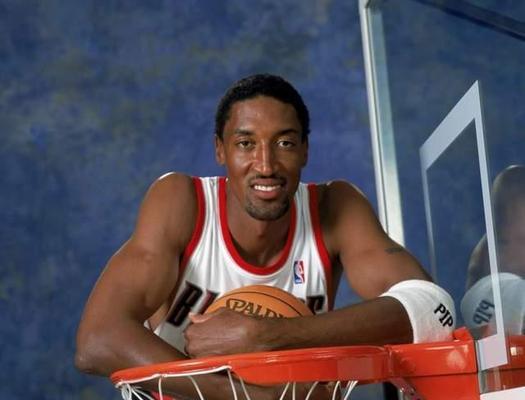NBA历史上最强的前锋排行榜（探索统计数据，寻找球场上的传奇前锋）