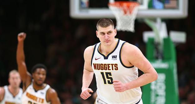 NBA球员排行榜（探索NBA赛季排行榜，一探究竟）
