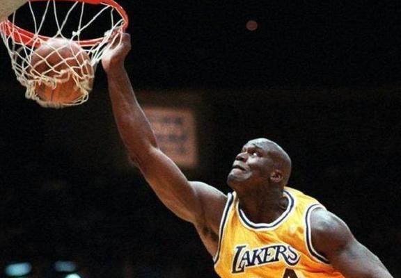 新世纪NBA巨星排行榜（耀眼光芒引领篮球时代，留下不朽印记）