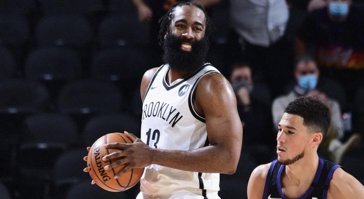 NBA新赛季助攻王争夺战激烈（揭秘助攻之王，他的传球艺术何以出类拔萃？）