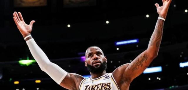 NBA得分王排行榜（激烈角逐中的历史纪录与现役球员的瞩目）