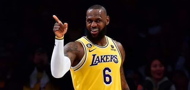 NBA得分王排行榜（探索历届得分王，揭秘他们的得分秘诀）