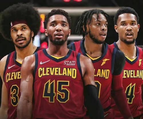 NBA常规赛票价排行榜（探索NBA球队门票价格的差异以及背后的原因）