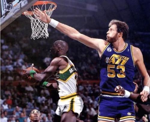 NBA现役球员臂展排行榜（探索臂展在NBA球员中的重要性以及榜单前十名球员）