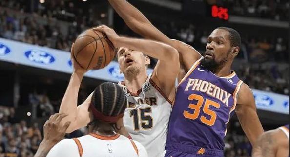 约基奇三双（揭秘约基奇创造历史的关键秘密，NBA排行榜再次被刷新）