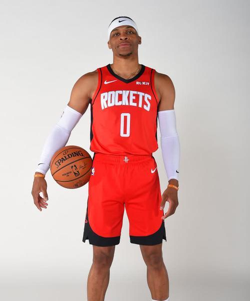 NBA卡佩拉臂展排行榜（探寻NBA球员中的最佳臂展，突破极限的关键。）