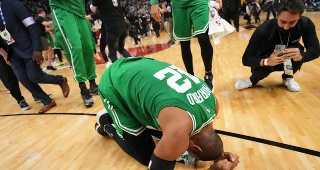 NBA一八至一九赛季排行榜（一八至一九赛季NBA排名揭晓，篮球巨星们的较量再次点燃热潮）