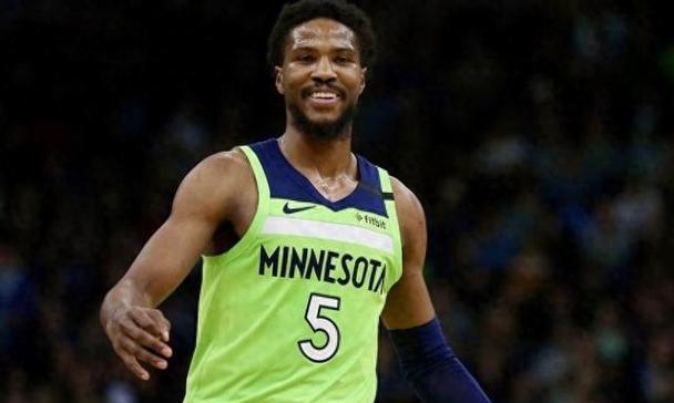 2018年NBA三分排行榜揭晓（追逐篮球史上最高命中率，骄人数据背后的努力与技艺）