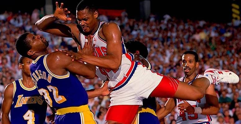 NBA球场上最喜欢用的动作排行榜（探索NBA球员最具威力的15个动作，为你带来惊艳的比赛瞬间！）