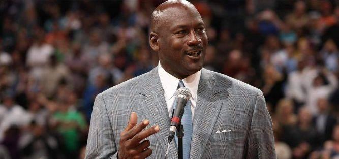 NBA2021年工资排行榜（薪资争霸战！十大巨星谁是最富有？）