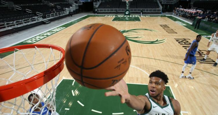 2021年NBA篮板排行榜揭晓！（揭秘NBA顶级球员在篮板战斗中的表现，创造历史纪录！）