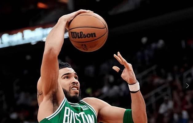 NBA现役内线篮板王争霸——谁是最强篮板手？（揭秘内线篮板排行榜，乔治-戈贝尔的统治地位受到威胁？）
