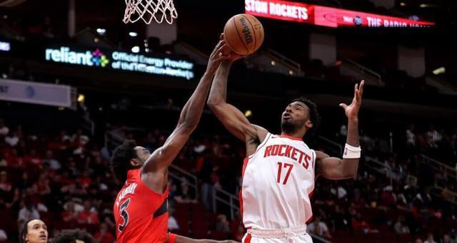 NBA本赛季前场篮板排行榜，争夺最佳篮板手（NBA球员们在本赛季的激烈竞争中，谁将成为篮板之王？）