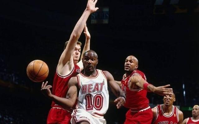 NBA现役球星运球排行榜揭晓（掌控篮球之道，进化运球技巧）