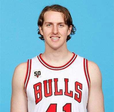 NBA现役中锋排行榜（探寻当今最出色中锋，谁才是真正的王者？）