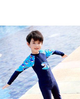 男生学习幼儿游泳技巧所需时间（掌握游泳技巧的关键是多练习）