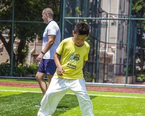 足球推杆射门技巧教学反思（提高射门效果的关键点与方法）