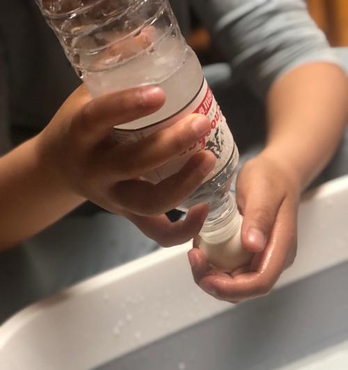 冷水中的乒乓球（探索乒乓球在冷水中的奇妙变化）