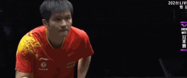 掌握发球技巧，打好乒乓球比赛的先手（以小伙练习乒乓球发球为例，解析技术要点）