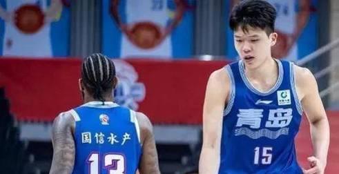 曲绍斌（以曲绍斌为榜样，打造坚实的篮球防守技巧）