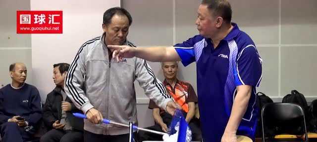 掌握乒乓球反手上旋技巧动作娴熟无懈可击（打造强大的反手上旋，提升球技水平）