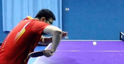 乒乓球技巧大揭秘！（掌握乒乓球拿球动作要领，轻松击败对手！）