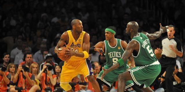 NBA篮球场上的强硬身体对抗（经典防守策略的巅峰表现）